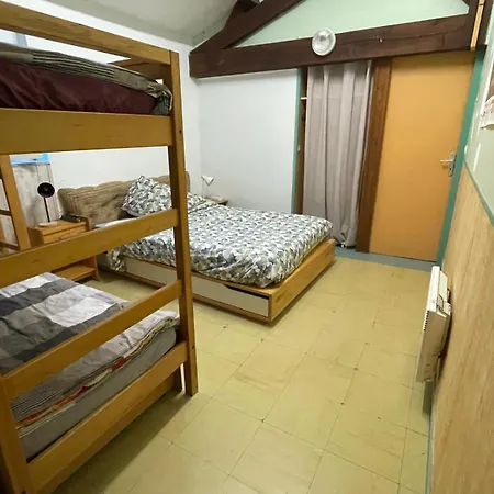 4 Personnes Avec Entree Independante , Grand Parking, Salle De Bain, Wc *
